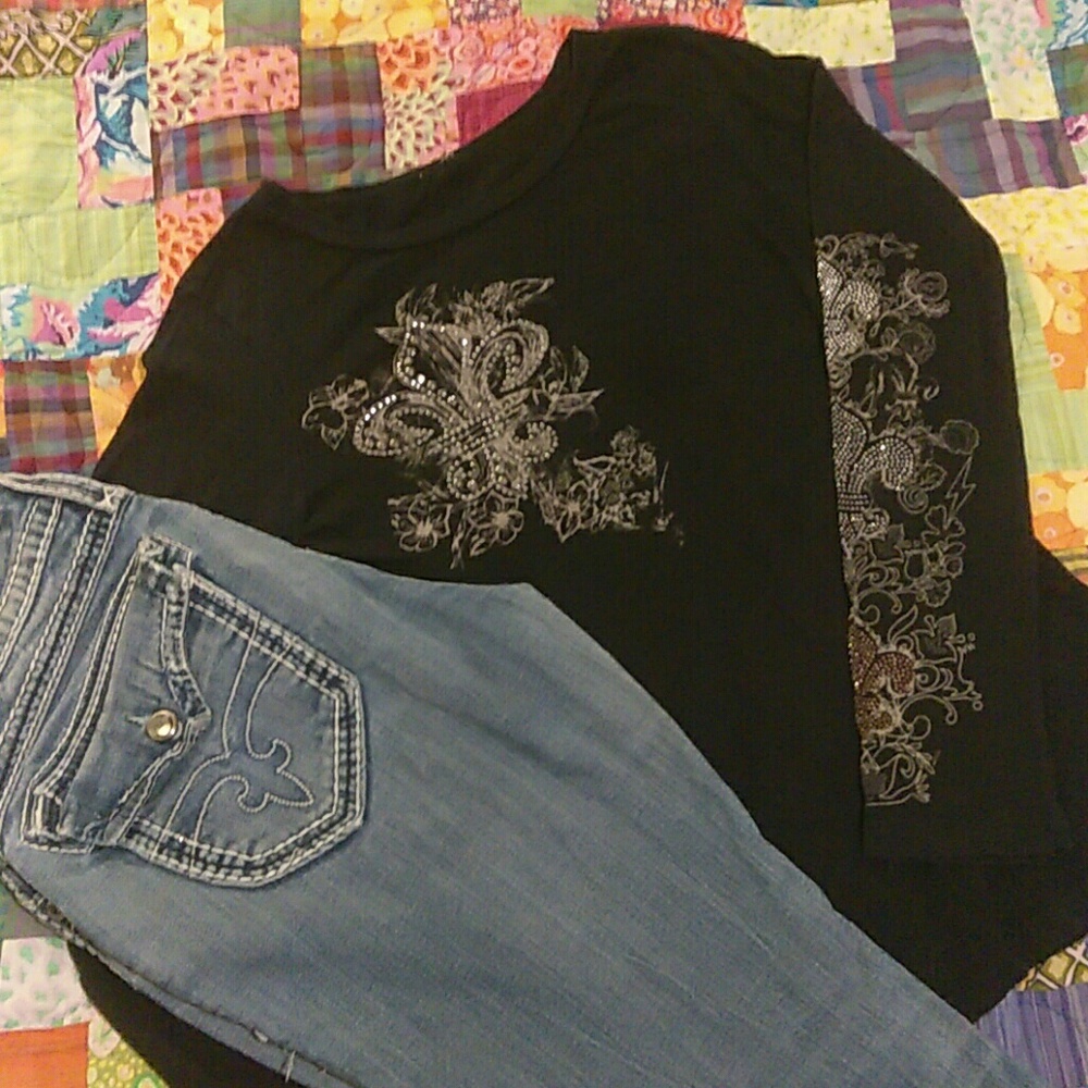Stylish t-shirt and jeans bundle